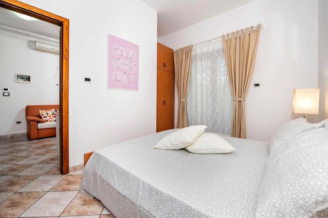 Apartments Milan Rovinj Buitenkant foto