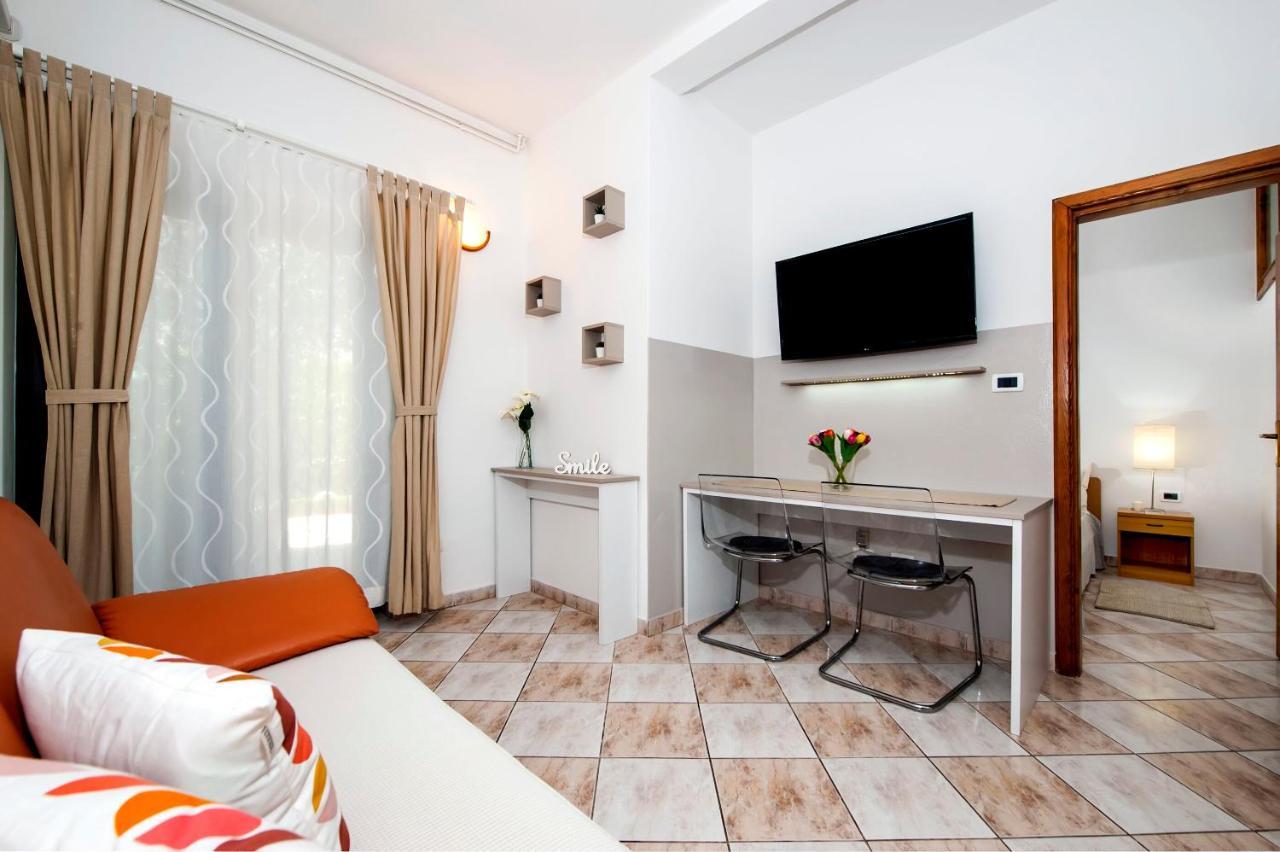 Apartments Milan Rovinj Buitenkant foto